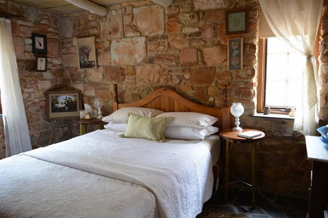 Trestrail Cottage B & B - Hobart Tourism 1