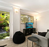 Tropical Townhouse With Two Courtyards and Pool - Tourism TAS