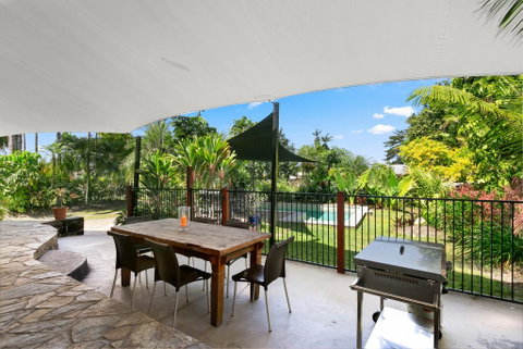Tropical House, Pool And Extra Bungalow, 4 Bedrooms - Tourism TAS 2