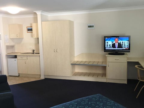 Tuckerbox Motor Inn - Hobart Tourism 2