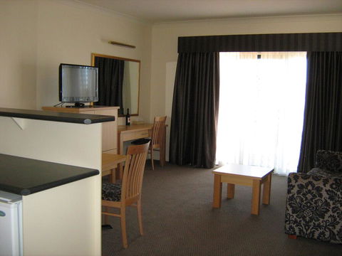 Turners Vineyard Motel - Hobart Tourism 1