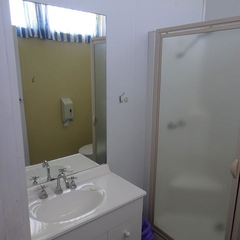 Turn-in Motel - Hobart Tourism 3