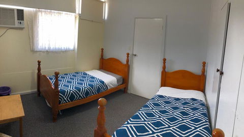 Turn-in Motel - Hobart Tourism 1