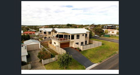 Twelve Apostles Beach House B&B - Hobart Tourism 0