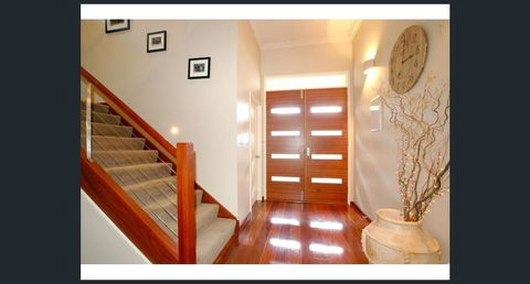 Twelve Apostles Beach House B&B - Hobart Tourism 3