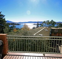 Twin Seasons 4 - Lake and Mountain Views - Hobart Tourism