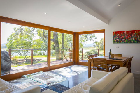 Two Doors - Hobart Tourism 1