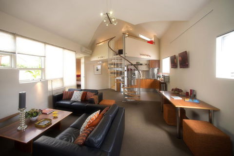 TWOFOURTWO Boutique Apartments - Hobart Tourism 0