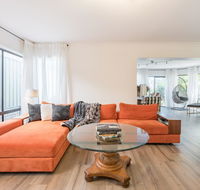 ULTRA SPACIOUS STYLISH HOME IN PRESTONS - SYDNEY - Hobart Tourism