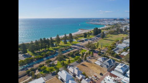Ultra Stylish Fremantle Area - Tourism TAS 1