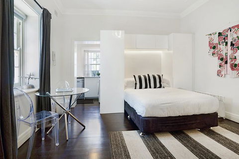 Unbeatably Located Art Deco Surry Hills Studio - Tourism TAS 1