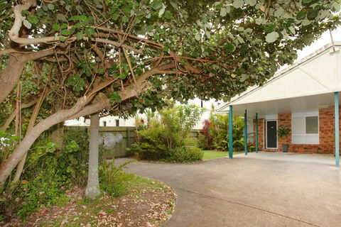 Unit 1/14 Tamarindus Street Marcoola Beach, Pet Friendly, 300 BOND, Linen Supplied - Tourism TAS 1