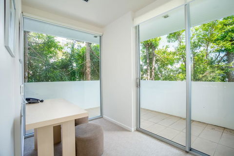 Unit 105 Plantation - Rainbow Beach, Plantation Resort, Second Floor, Aircon, Pool, Spa - Hobart Tourism 1