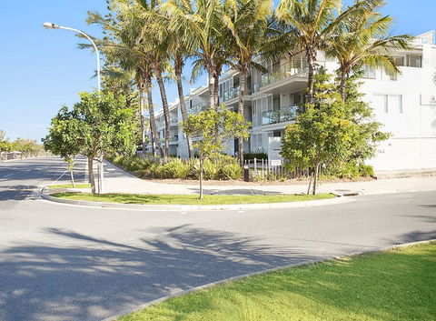 Unit 105 Plantation - Rainbow Beach, Plantation Resort, Second Floor, Aircon, Pool, Spa - Hobart Tourism 0