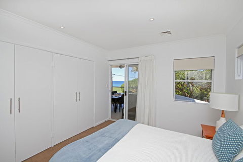 Unit 2, Beach Gallery, 9 Andrew Street Point Arkwright, 500 BOND, LINEN SUPPLIED - Hobart Tourism 3