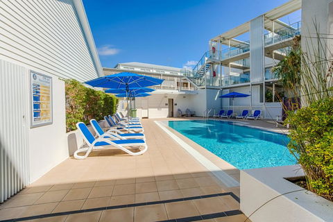 Unit 203 Plantation - Rainbow Beach, Plantation Resort Top Floor, Aircon, Free Wi-Fi - Hobart Tourism 1