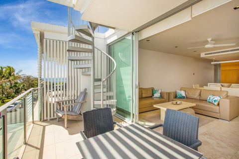 Unit 203 Plantation - Rainbow Beach, Plantation Resort Top Floor, Aircon, Free Wi-Fi - Hobart Tourism 0