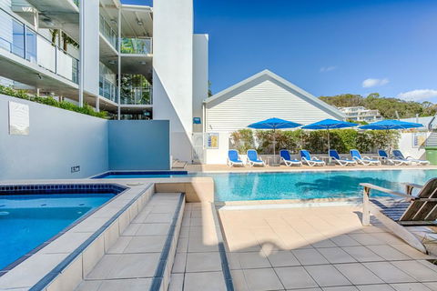 Unit 203 Plantation - Rainbow Beach, Plantation Resort Top Floor, Aircon, Free Wi-Fi - Hobart Tourism 3