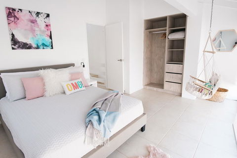 Unit 4 Weyba Lodge Noosa - Hobart Tourism 3