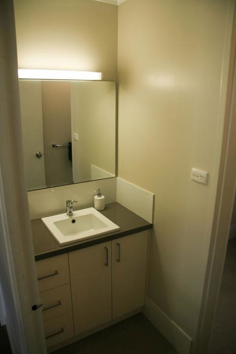 Unit1, Graydon Lodge - Hobart Tourism 3