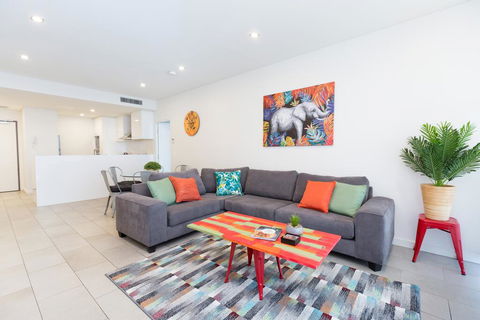 Urban Jungle! Executive Apartment In Heart Of CBD - Hobart Tourism 0