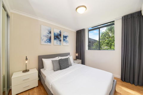 Urban Rest - Foveaux St - Tourism TAS 2