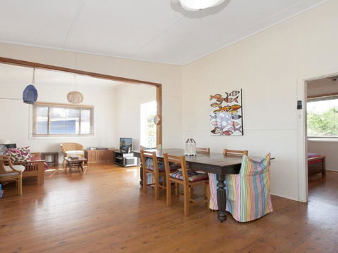 Urchins - Funky Comfort And Style - Hobart Tourism 3