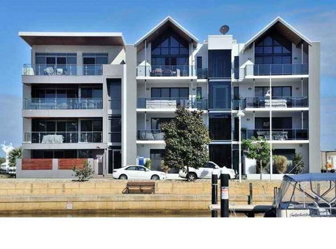 Venetian Canal 1 Bedroom Apartment - Hobart Tourism 0