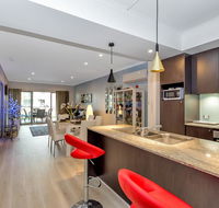 Venetian Canal Apartment-Close to Beaches and Marina - Tourism TAS