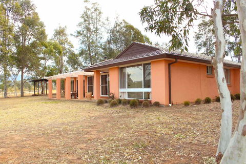Verona Vineyard Cottage - Hobart Tourism 0