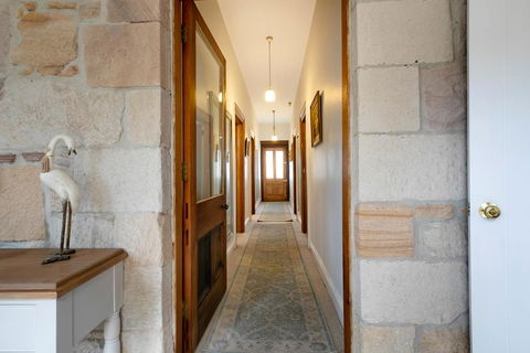 Victoria Cottage - Hobart Tourism 3