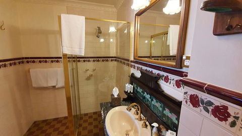 Victoria House Motor Inn - Hobart Tourism 1