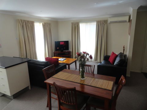 Victoria Lodge Motor Inn & Apartments - Hobart Tourism 1