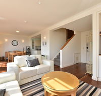 Villa Executive 2br Viti Resort Condo located within Cypress Lakes Resort nothing is more central - Hobart Tourism