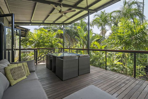 Villa Frangipani - Hobart Tourism 0