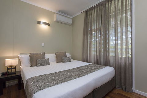 Villa Frangipani - Hobart Tourism 3