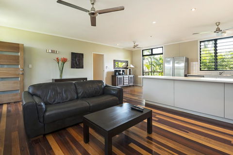 Villa Frangipani - Hobart Tourism 2