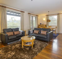 Villa Grenache - Hobart Tourism
