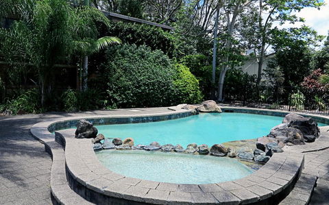 Villa Noosa Hotel - Tourism TAS 2