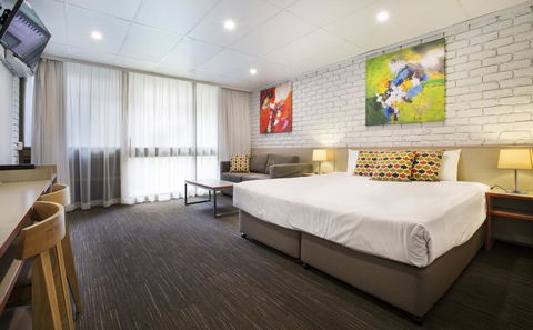 Villa Noosa Hotel - Tourism TAS 1