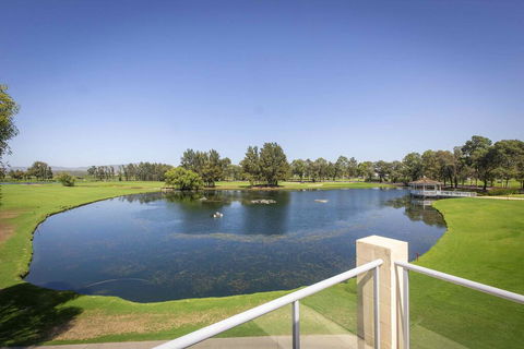 Villa On The Green - Tourism TAS 1