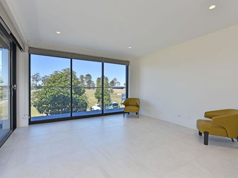 Villa Sorrento Waterside At Trinity Point - Tourism TAS 3