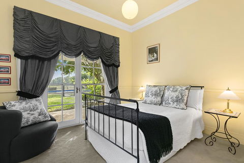 Vinden Estate Homestead - Hobart Tourism 3