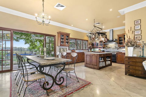 Vinden Estate Homestead - Hobart Tourism 0