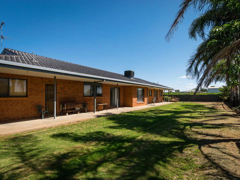 Vineyard Retreat Mildura - Hobart Tourism 2