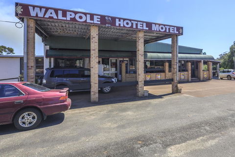 Walpole Hotel Motel - Hobart Tourism 1
