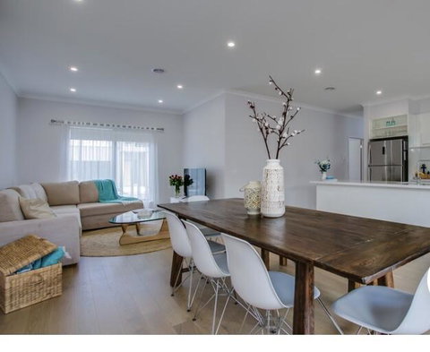 Water Edge Sensation - Tourism TAS 1