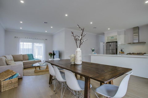 Water Edge Sensation - Tourism TAS 0