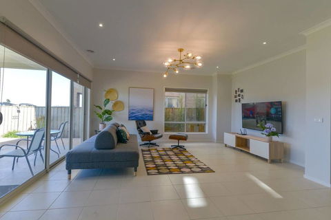 Waterfront Grand Villa For Big Group - Tourism TAS 0