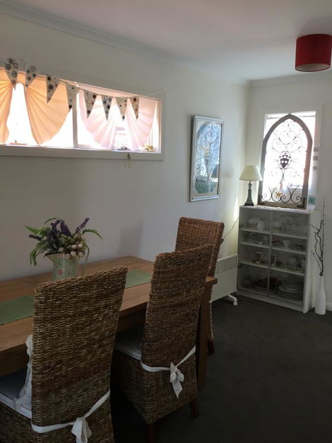 Redruth Cottage - Hobart Tourism 5